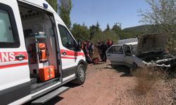 Tavşanlı’da otomobil şarampole devrildi!