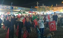 Pazaryeri’nde binlerce bayrakla kutlama yapıldı