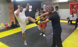 Eskişehir’de aileler kick boksta ter döktü!