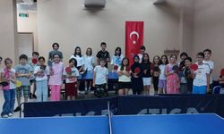 Eskişehirli gençler yaz spor okullarında raketle buluştu