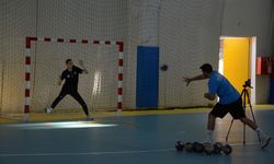 Kaleciler sıkı bir çalışma içinde