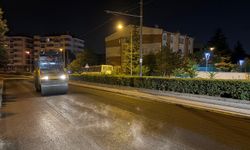 Büyükşehir, şehir uyurken yolları yeniliyor