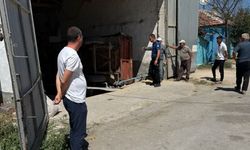 Eskişehir'de yem kırma makinesine düşen işçi ağır yaralandı