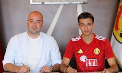 Eskişehirspor'da imza attı, artık profesyonel kadroda!