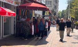Eskişehir'in o sokağında indirimler dikkat çekti