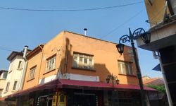 Turistik Hamamyolu’nda metruk bina gölgesi