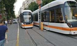 Eskişehir'de ulaşım felç oldu, tramvaylar duraklarda yığıldı