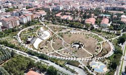 Eskişehir'in merkezinde bakımsızlığıyla dikkat çekiyor!