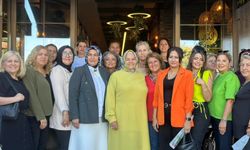 Kadın muhtarlar AK Parti ile buluştu