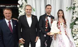 Başkanı Dilsiz, genç çiftlerin yanında oldu