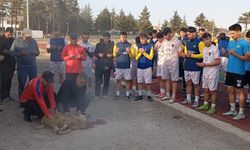 Kurban keserek dualar ettiler
