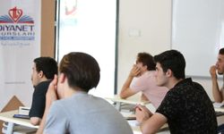 Diyanet Vakfı'ndan büyük destek: Binlerce öğrenci yararlanacak!