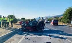 Afyon'da aracın çarptığı traktör devrildi: Sürücü can verdi!