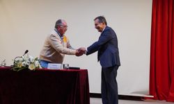Yaver Zeytinoğlu Eskişehir'de okurlarıyla buluştu
