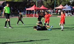 Eskişehir’de miniklerin futbol şenliği coşkuyla sonlandı