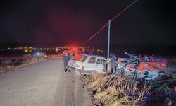 Otomobil su borusu yüklü römorka çarptı!