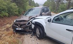 Bilecik'teki trafik kazasında kafa kafaya çarpıştılar!