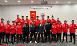 Bilecikli antrenörden Avrupa boks arenasında tarihi temsil