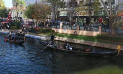 Eskişehir'de Ekim sonunda gondol keyfi kaçırmadılar!