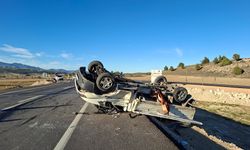 Hisarcık'ta yaşanan kazada araç takla attı