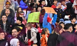 Eskişehirspor maçında çocuklar tribünde büyük heyecan yaşadı