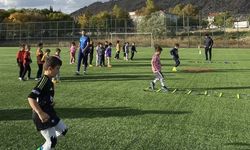 Küçük kramponlar hayallerinin peşinden koşuyor