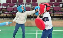 Müdür Kalın’dan öğrencilere hediyeler