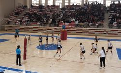 Okullu voleybolcular 27 Ekim’i bekliyor