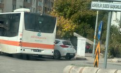 Eskişehir’de belediye otobüsüyle çarpıştı: Trafik aksadı