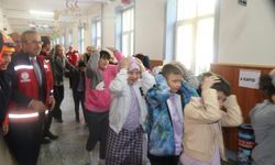 Eskişehir’deki okulda gerçeği aratmayan deprem tatbikatı