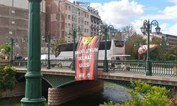 Eskişehir kırmızı siyaha büründü!