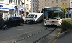 Eskişehir'de rastgele park ulaşımı engelliyor!