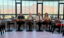 Polis Eşleri Derneği Bilecik Şubesi Osmaneli’de üyelerle bir araya geldi