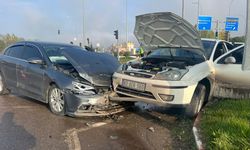 Tavşanlı'da kavşak girişinde trafik kazası!