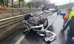 Aracın kontrolünü kaybetti, takla attı!