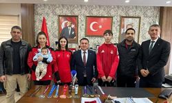 Taekwondo Sporcuları İl Müdürü Demir’i ziyaret etti