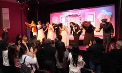 Şehir Tiyatroları’ndan izleyiciyi mest eden komedi gösterisi