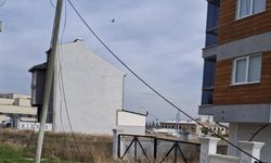 Eskişehir 71 Evler'de elektrik direği tehlike saçıyor!