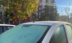 Eskişehir’de sürücüler zor anlar yaşadı: Araç camları buz tuttu!