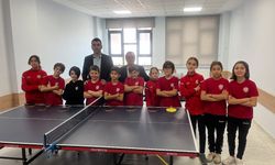 Masa tenisi öğrencileri ile bir araya geldi