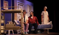 Eskişehir Şehir Tiyatroları yeni oyunu ile güldürdü, düşündürdü
