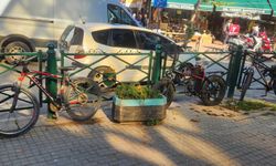 Eskişehir’de rastgele bırakılan bisikletler yayaları zorluyor