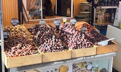 Eskişehir'de vatandaş gramla kuruyemiş alıyor!