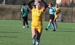 10 golün 4’ü Esin’den