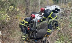 Freni boşalan araç uçuruma uçtu: Burnu bile kanamadı!