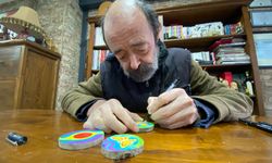 Eskişehirli eski karikatürcü çini mürekkebiyle yeni bir yol açtı