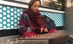 Köprübaşı’nda santur sesleri caddeyi dolduruyor