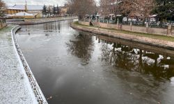 Eskişehir'de kar yağışı sonrası sokaklar buz pisti!