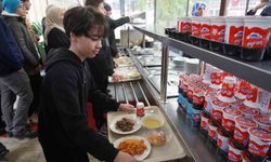 Bilecik’te şehit İlhan Ongan anısına binlerce kişiye ücretsiz yemek dağıtıldı