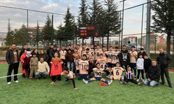 Birlikspor şampiyonluk iddiasını sürdürüyor
